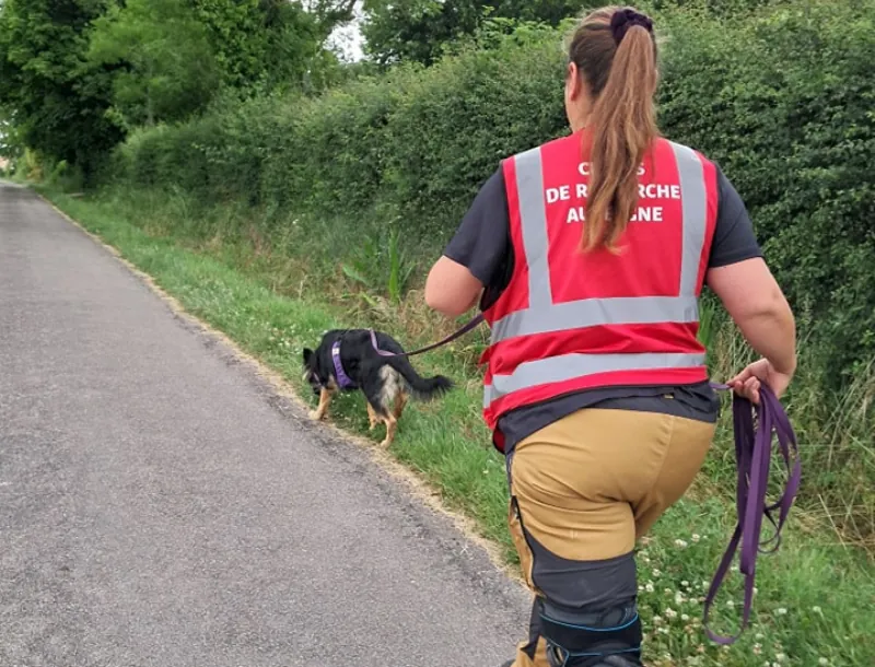 nos équipes Alexandra et Kirara-A.C.R.A-Association Chiens de Recherche Auvergne-Recherche en milieu naturel-Formation de chiens-Urgences-assistance-personnes disparues-secours