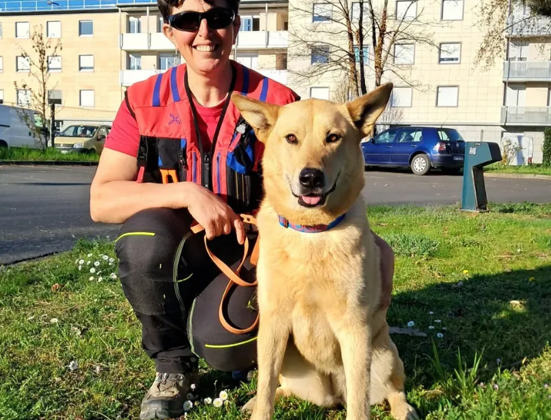 nos équipes Céline et Louve-A.C.R.A-Association Chiens de Recherche Auvergne-Recherche en milieu naturel-Formation de chiens-Urgences-assistance-personnes disparues-secours